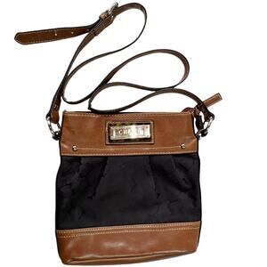 Chaps Small Crossbody Bag Adjustable Buckle Strap 3 Compartments Brown Black